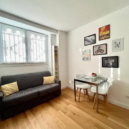 The Small White House In Appartement *