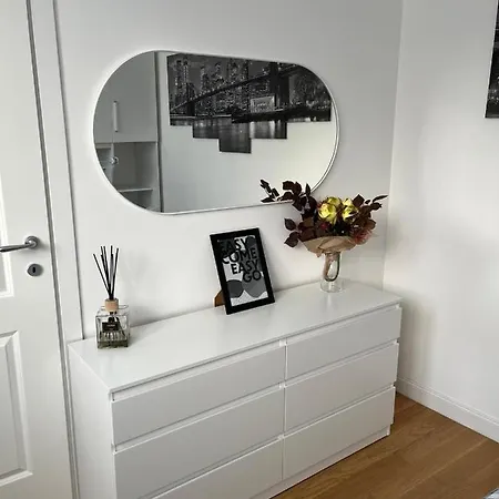 The Small White House In Appartement
