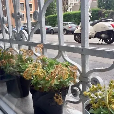 The Small White House In Appartement