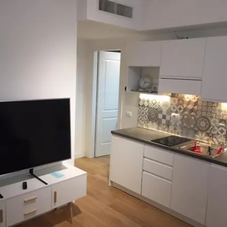 The Small White House In Appartement Milaan